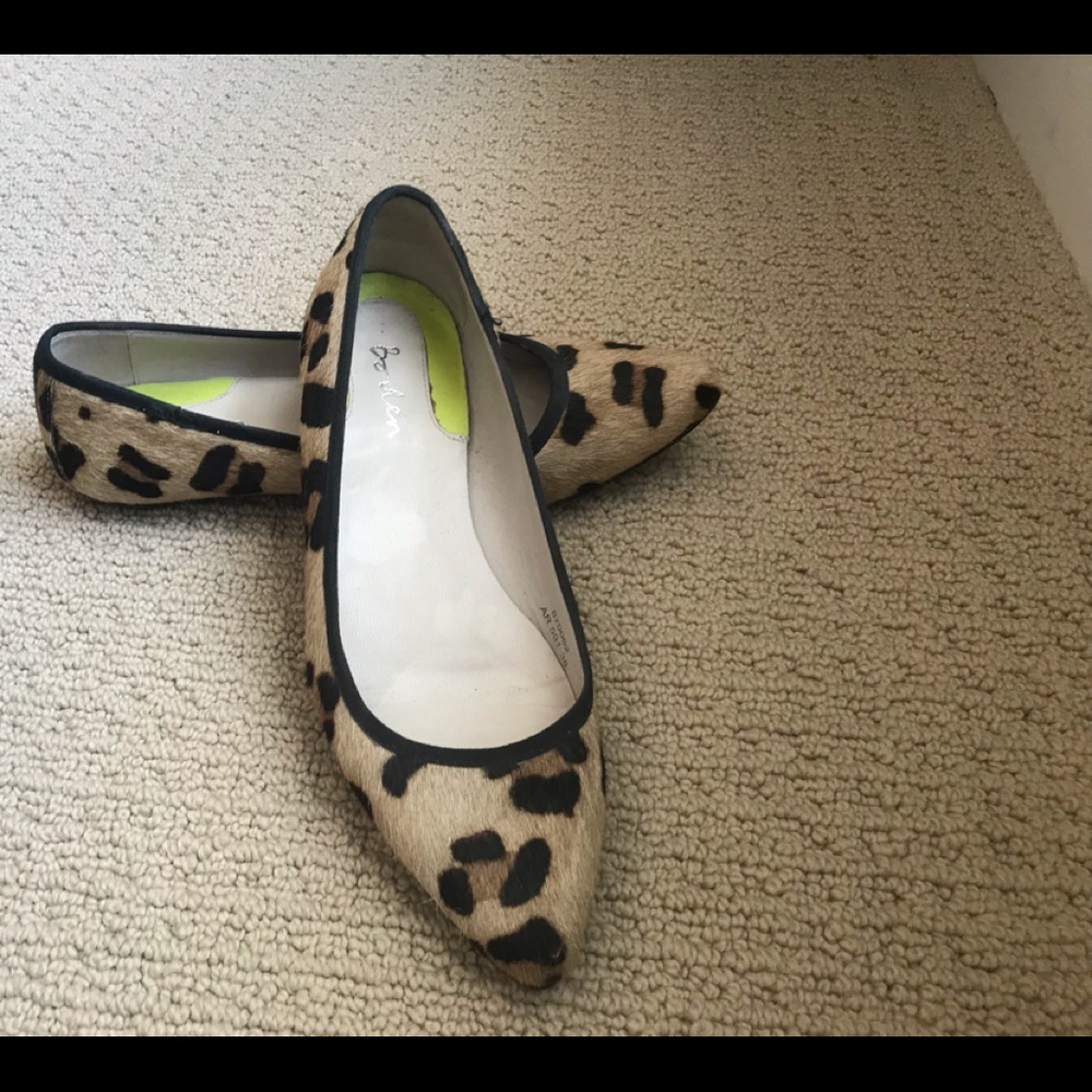 Animal Print Pointy-toed Flats